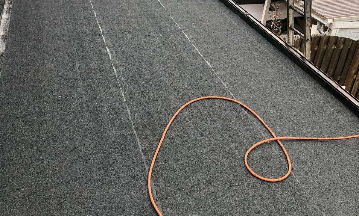 Renovatie van bitumen dak in 043